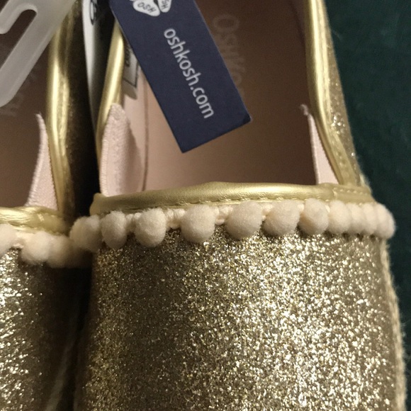 Oshkosh B’ gosh Belle Gold color girl shoes. - Picture 3 of 10